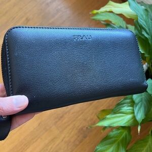 New! Italian Black Leather Zippered Wallet